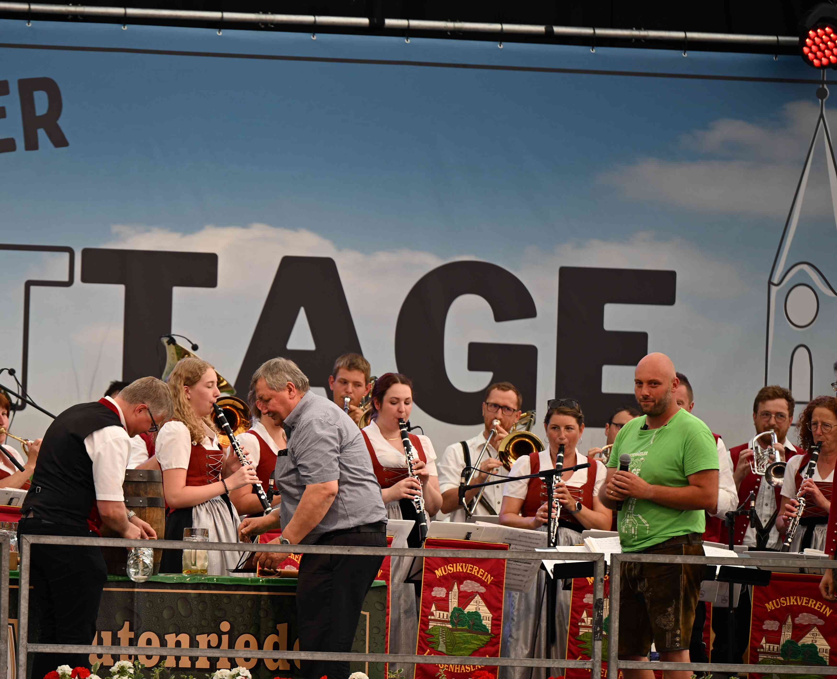 Wattenweiler Festtage Bieranstich